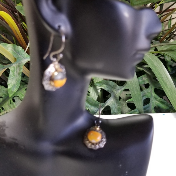 RAVISHING EARRINGS NWOT - Picture 2 of 7